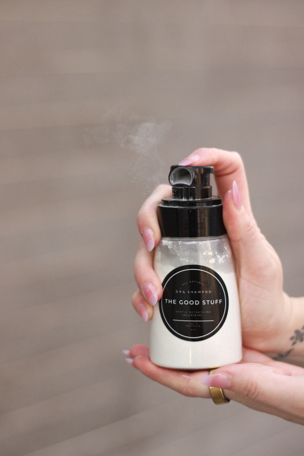 THE GOOD STUFF dry shampoo poofer bottle